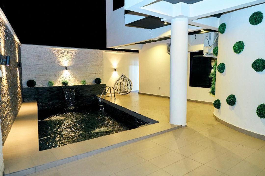 Reddington By Jvte Aparthotel Douala Buitenkant foto